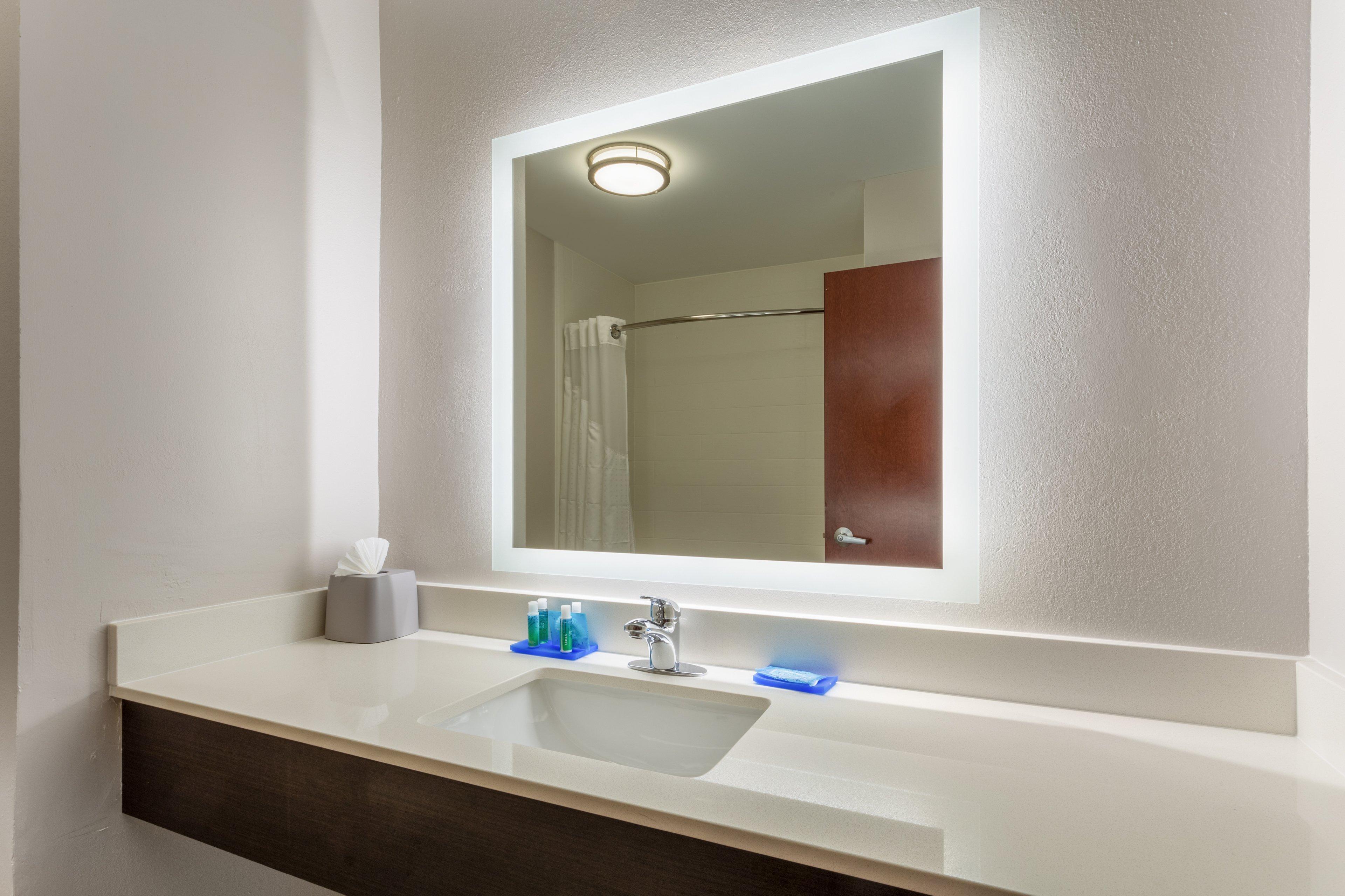 Holiday Inn Express Arrowood By Ihg Charlotte Exterior foto