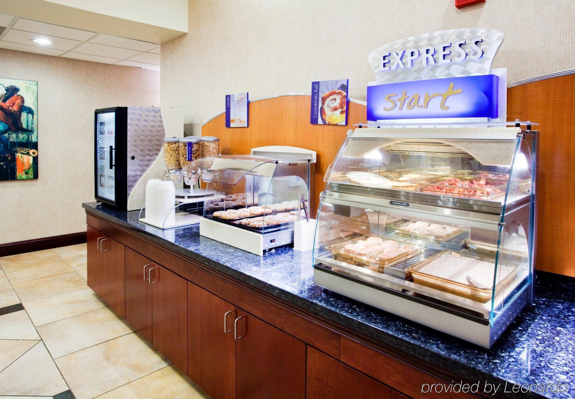 Holiday Inn Express Arrowood By Ihg Charlotte Restaurante foto