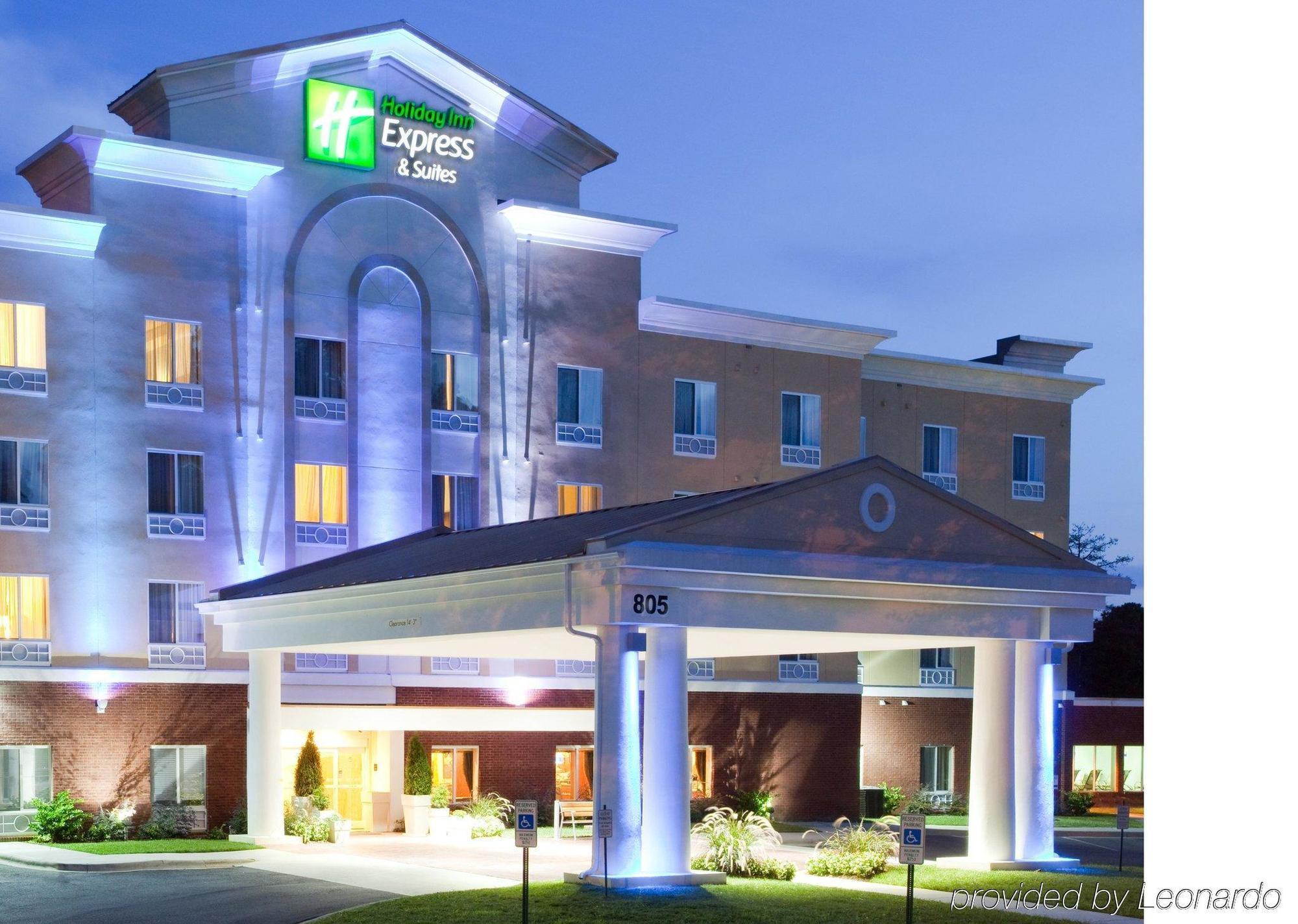 Holiday Inn Express Arrowood By Ihg Charlotte Exterior foto