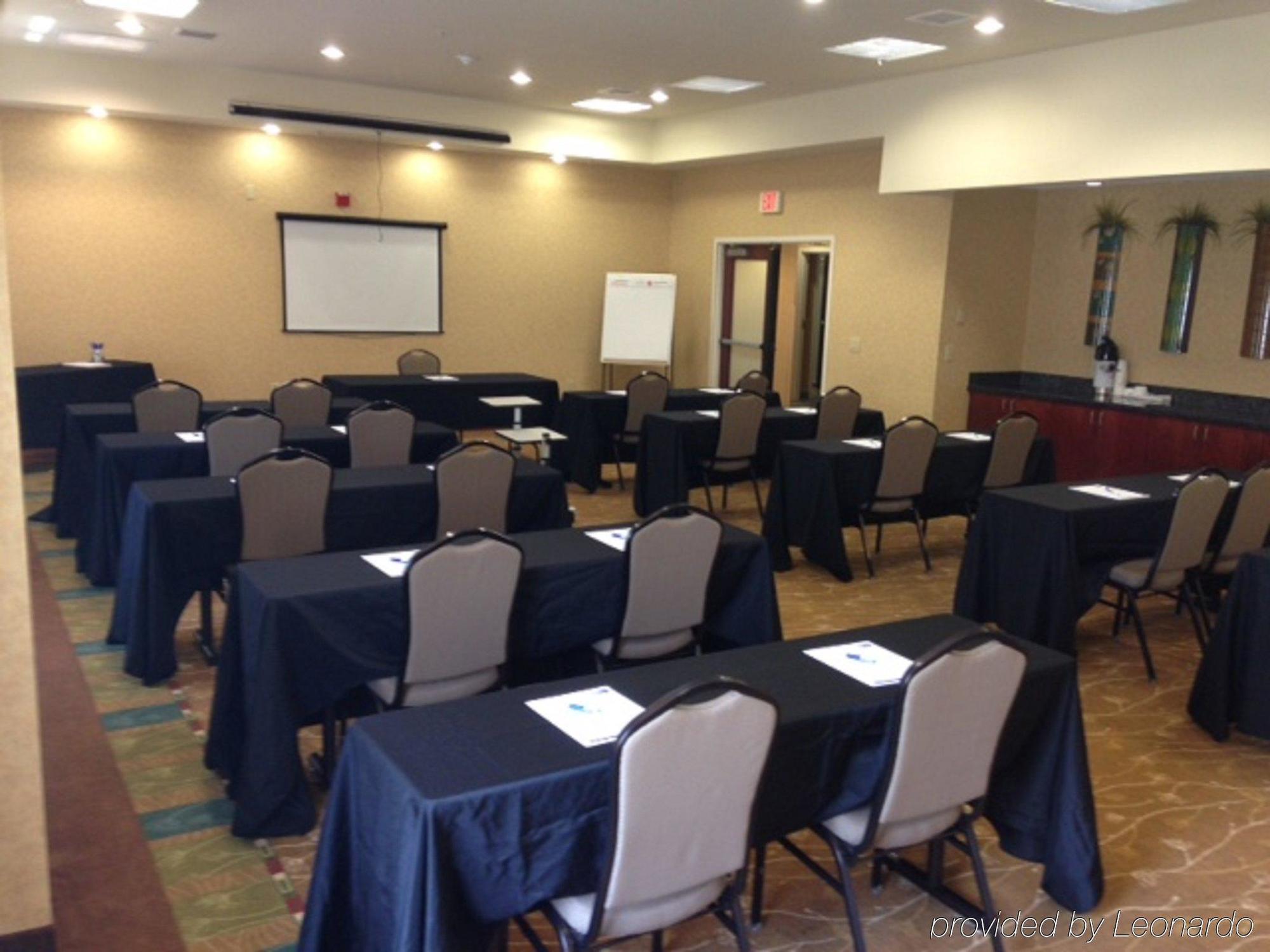 Holiday Inn Express Arrowood By Ihg Charlotte Exterior foto