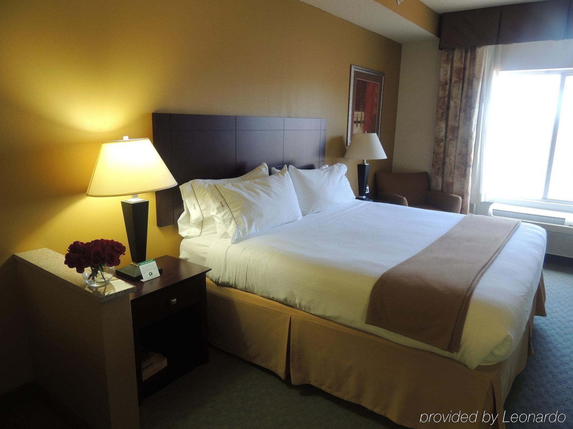 Holiday Inn Express Arrowood By Ihg Charlotte Exterior foto