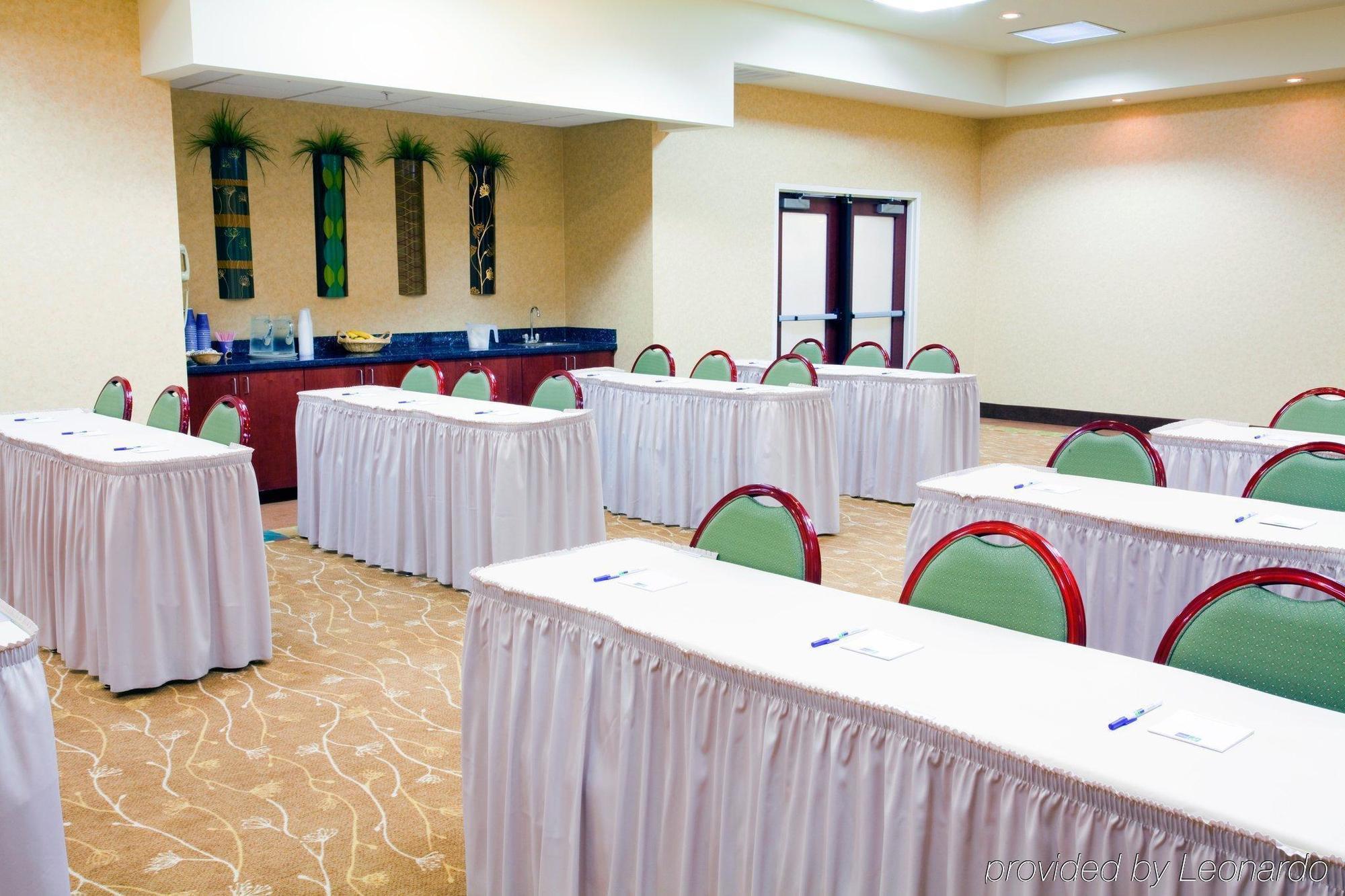 Holiday Inn Express Arrowood By Ihg Charlotte Facilidades foto
