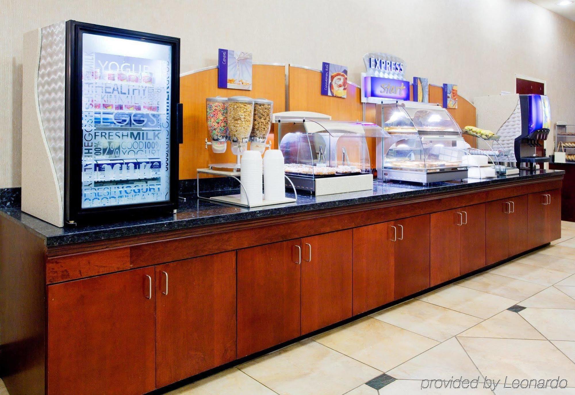 Holiday Inn Express Arrowood By Ihg Charlotte Restaurante foto