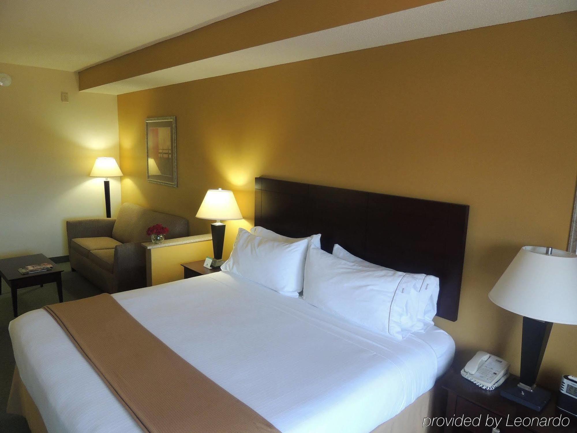 Holiday Inn Express Arrowood By Ihg Charlotte Exterior foto