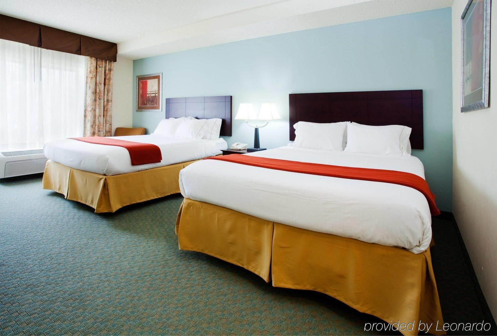 Holiday Inn Express Arrowood By Ihg Charlotte Exterior foto